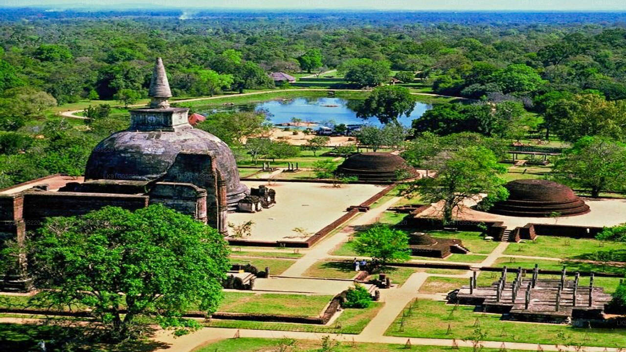 Discover Anuradhapura by Helicopter From Ratmalana