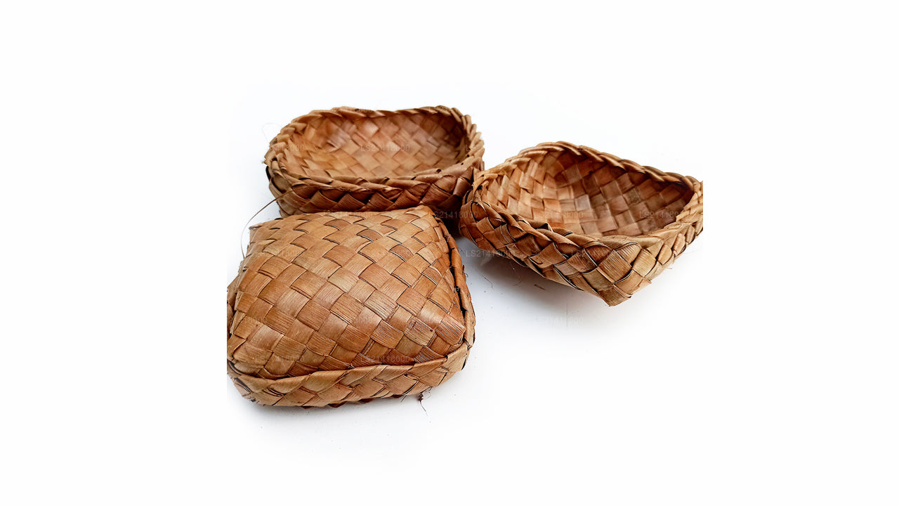 Lakpura Coconut Leaf Watti (20cm)
