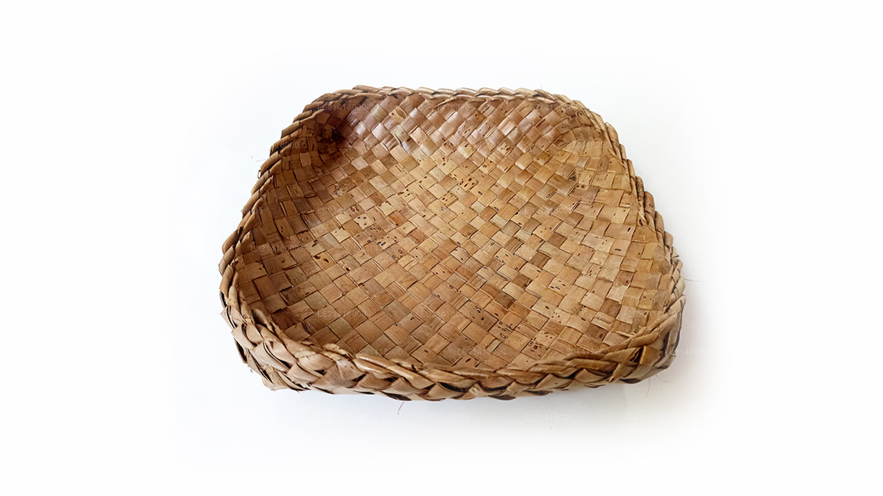 Lakpura Coconut Leaf Watti (20cm)